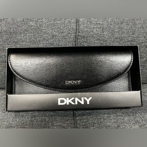 DNKY Gia Flap Wallet